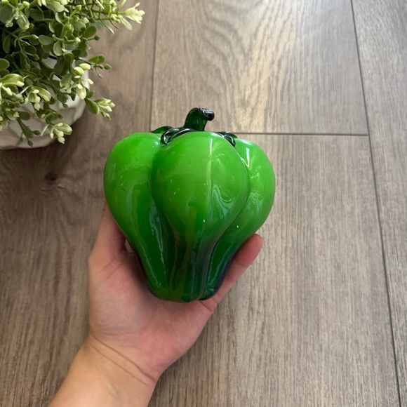 Vintage MCM Handβ Blown Green Bell Pepper Glass Vegetable - Picture 3 of 8